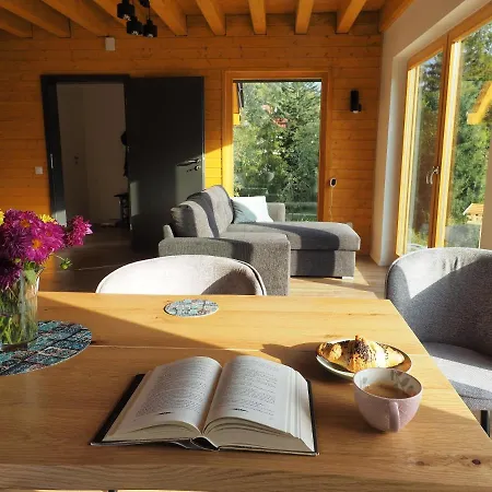 Alpesi faház Hillout - W Milowce - Workation - Praca Zdalna